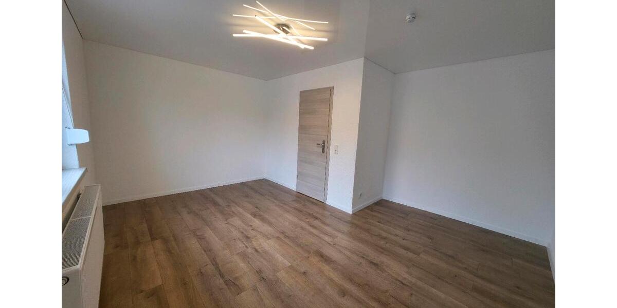 Einfamilienhaus Zweibrücken - 4.5 Zimmer, 150 m&sup2;, 1.300&euro; | Angebot:25639532