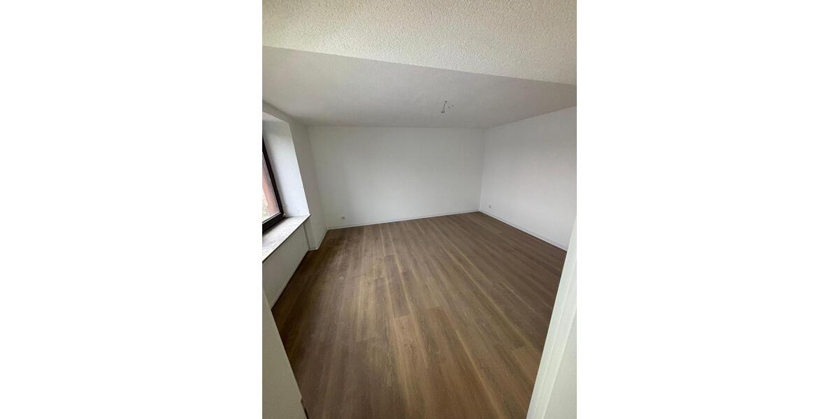 Etagenwohnung Vöhl - 3 Zimmer, 94 m&sup2;, 700&euro; | Angebot:25795148