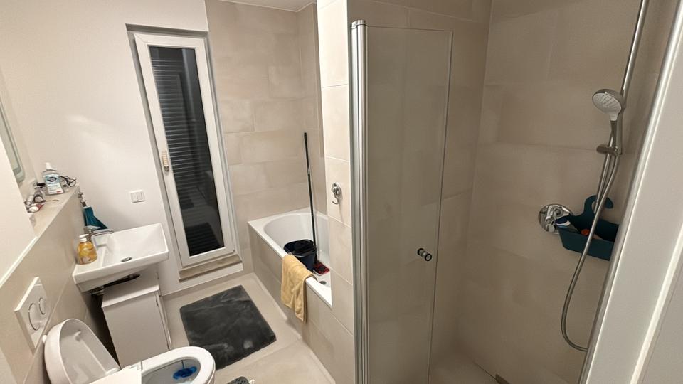 Erdgeschoßwohnung Schönefeld - 3 Zimmer, 82 m&sup2;, 1.480&euro; | Angebot:24702003