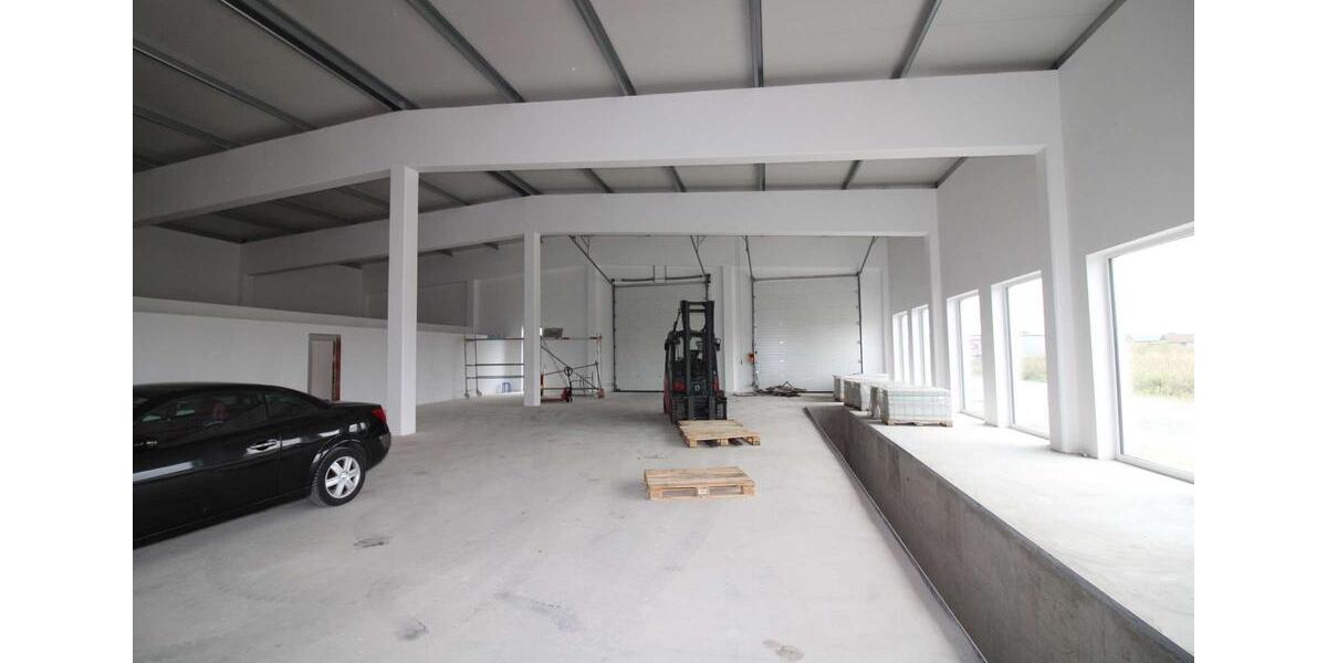 Gewerbe-KFZ-Halle – modern und ideal für PKWs und LKWs oder als Prüfstelle! zimmer