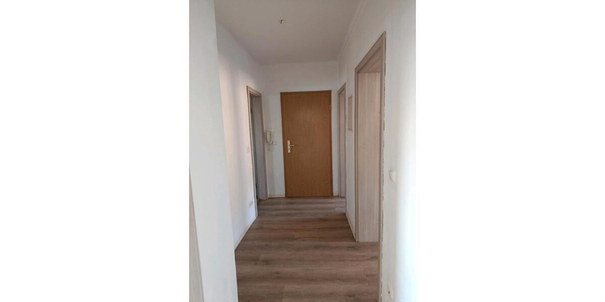 Etagenwohnung Mittweida - 3 Zimmer, 63 m&sup2;, 380&euro; | Angebot:25367864