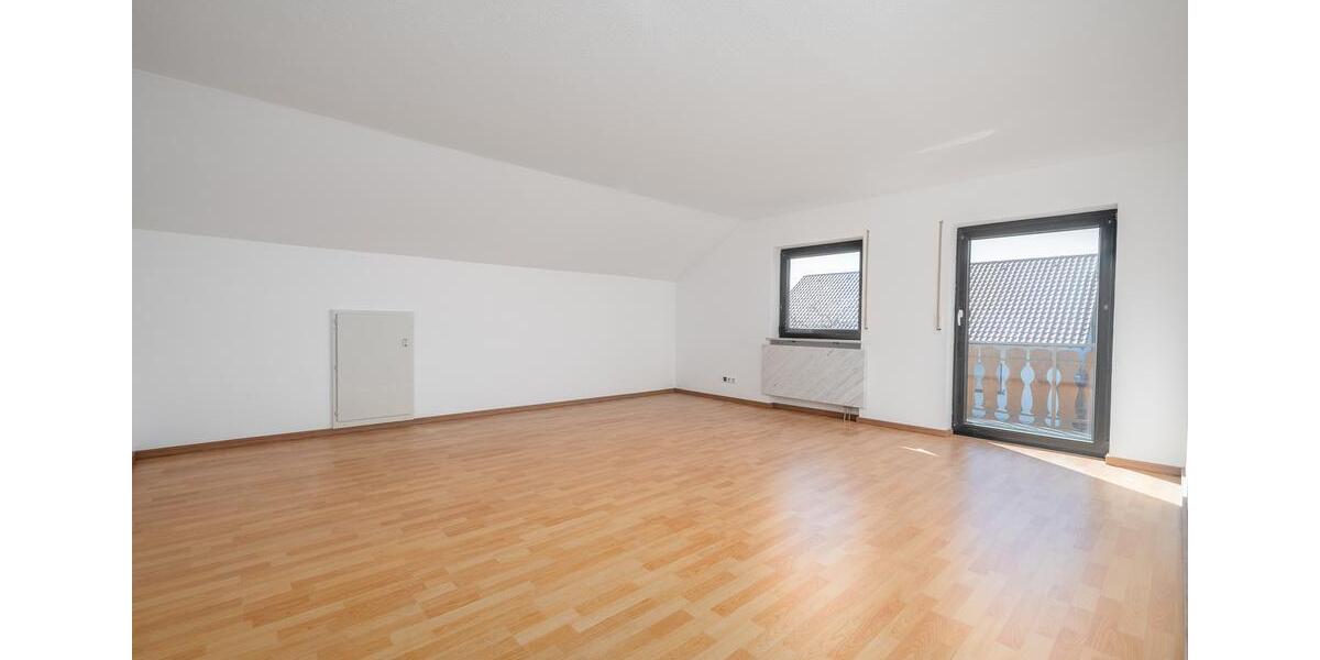Dachgeschoßwohnung Wellendingen - 3 Zimmer, 92 m&sup2;, 700&euro; | Angebot:24731366