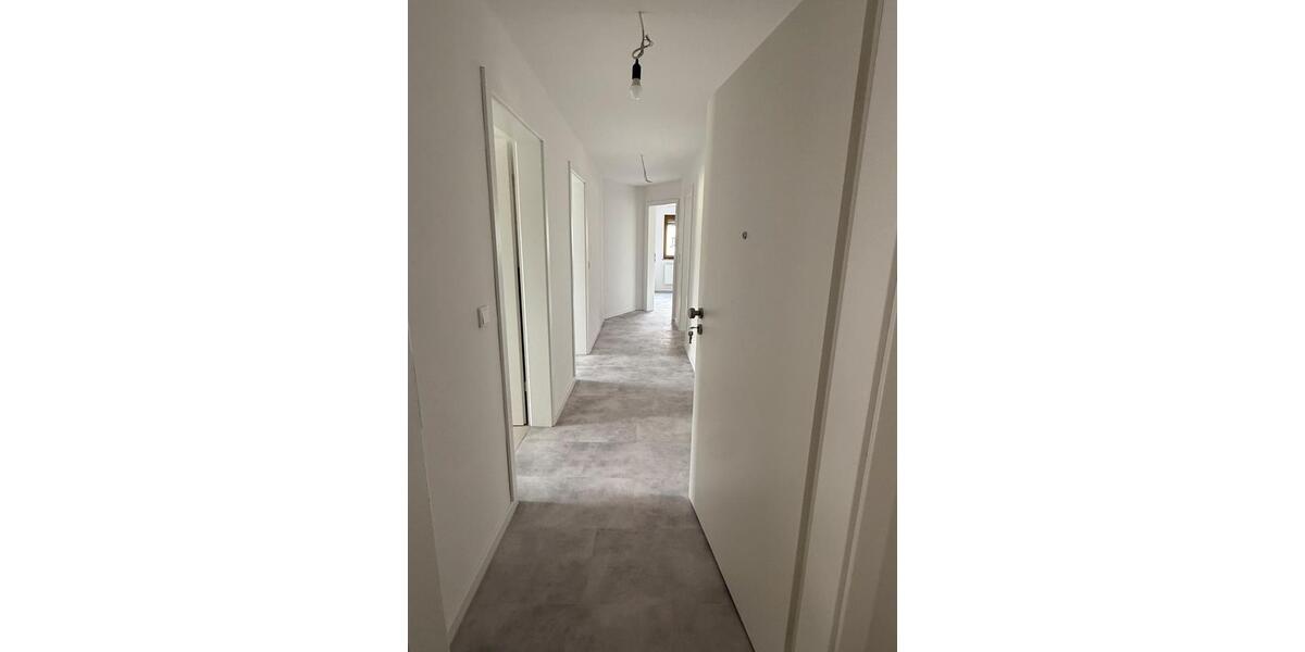 Etagenwohnung Nentershausen - 4 Zimmer, 98 m&sup2;, 890&euro; | Angebot:25044622