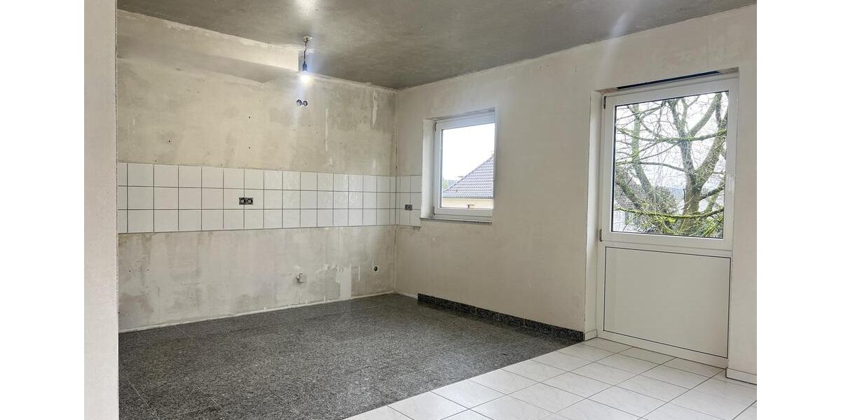 Etagenwohnung Bergisch Gladbach - 4 Zimmer, 94 m&sup2;, 1.300&euro; | Angebot:25118599