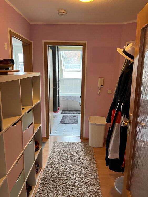 Helle 3,5-Zimmer-Galeriewohnung in Mockritz mit Balkon ( EBK + weitere Möbel können erworben werden) 2.5 zimmer