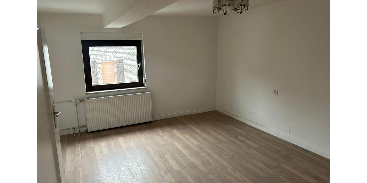 Schöne 4-Zimmer-Wohnung mit Balkon in Staufenberg 4 zimmer