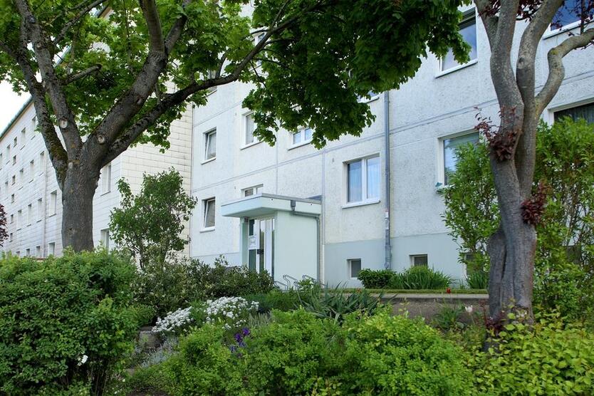 Modernisiert - mit Balkonanbau und Fenster in der Küche! zimmer