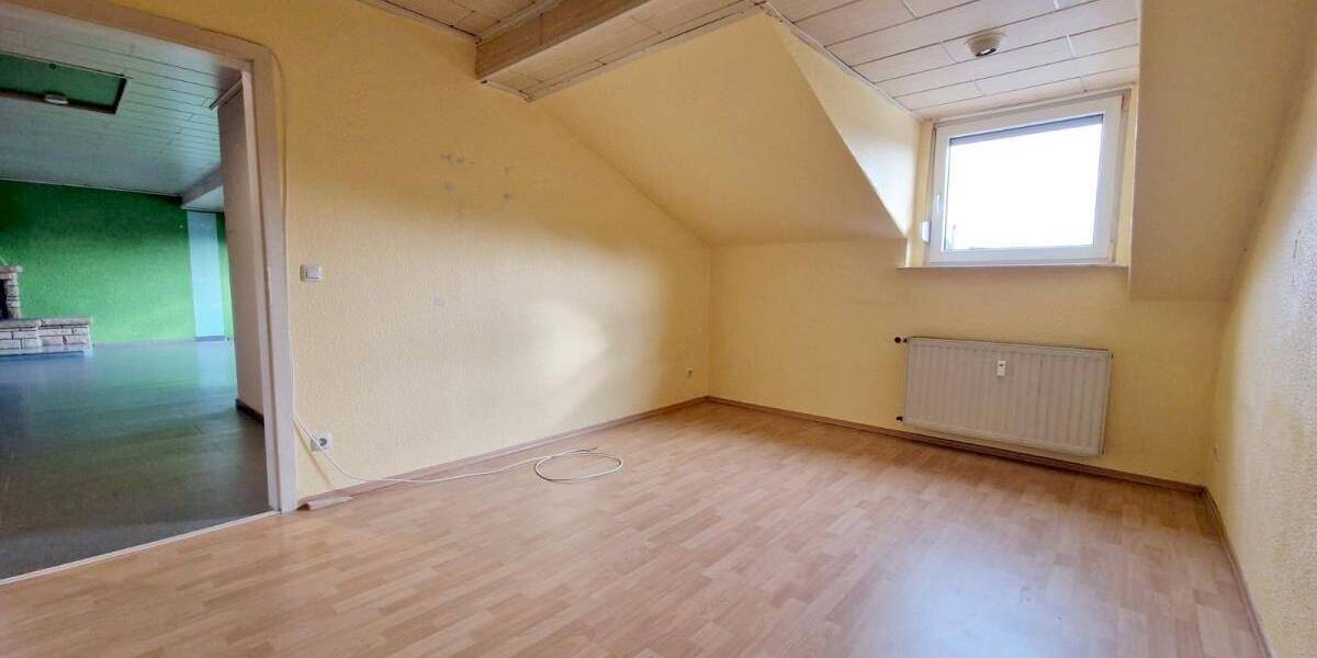 Etagenwohnung Oberhausen Schlad - 3 Zimmer, 100 m&sup2;, 685&euro; | Angebot:26544110