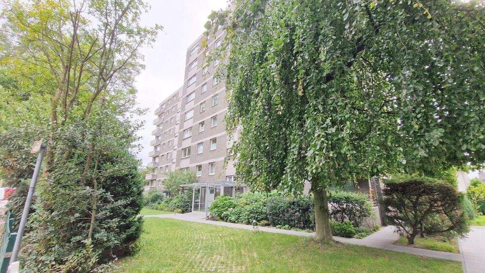 Komfortables Wohnen: Balkon, Tiefgarage, Pool & Sauna in Duisburg 3 zimmer