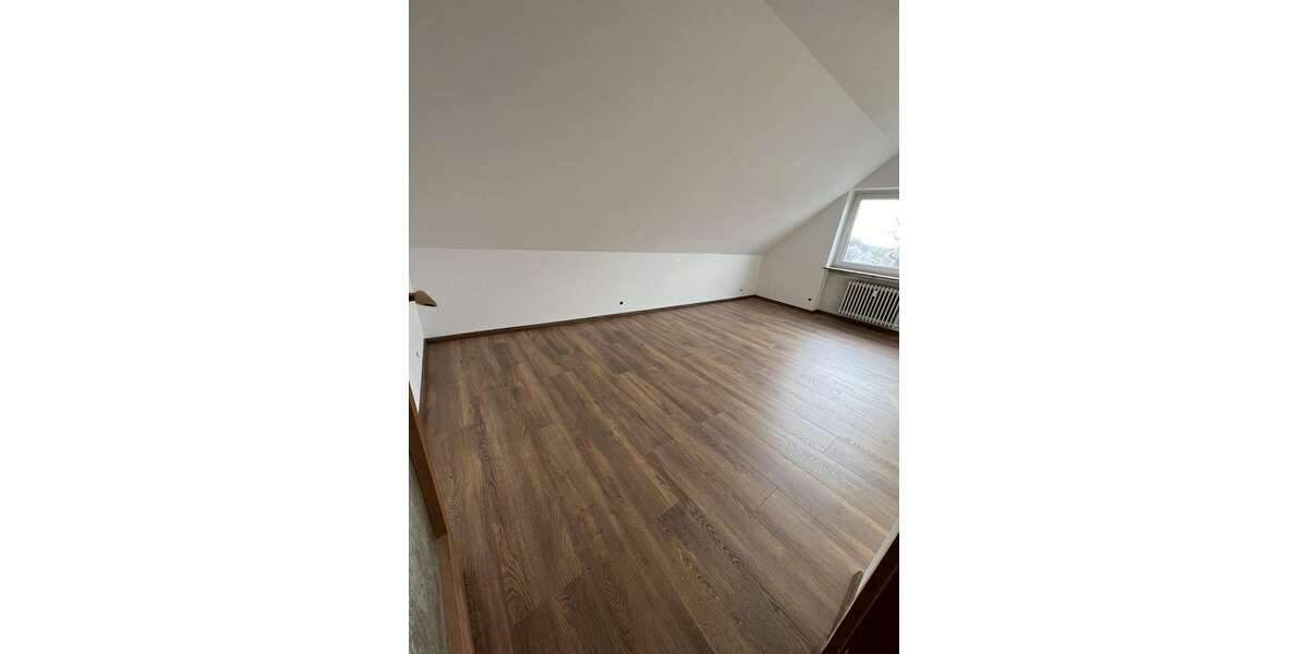 Etagenwohnung Uetze - 2 Zimmer, 73 m&sup2;, 550&euro; | Angebot:26125070