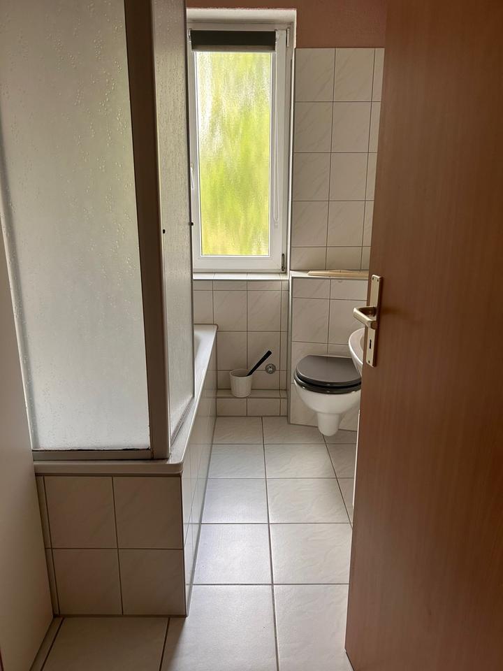 3-RaumWohnung + Küche, Bad Erfurt Bindersleben