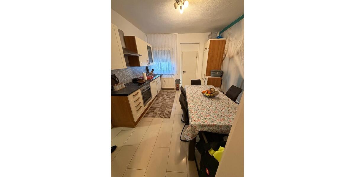 Etagenwohnung Ludwigshafen am Rhein - 3 Zimmer, 95 m&sup2;, 1.300&euro; | Angebot:26562644