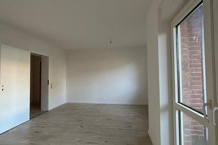 Erstbezug nach Sanierung ! 4-Raumwohnung im familiären Wohnumfeld ! 4 zimmer