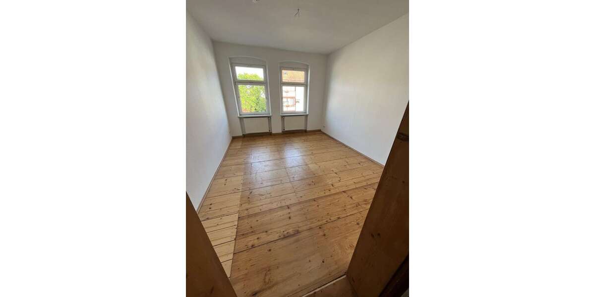 Etagenwohnung Naumburg Siedlungsviertel - 4 Zimmer, 97 m&sup2;, 610&euro; | Angebot:24975819