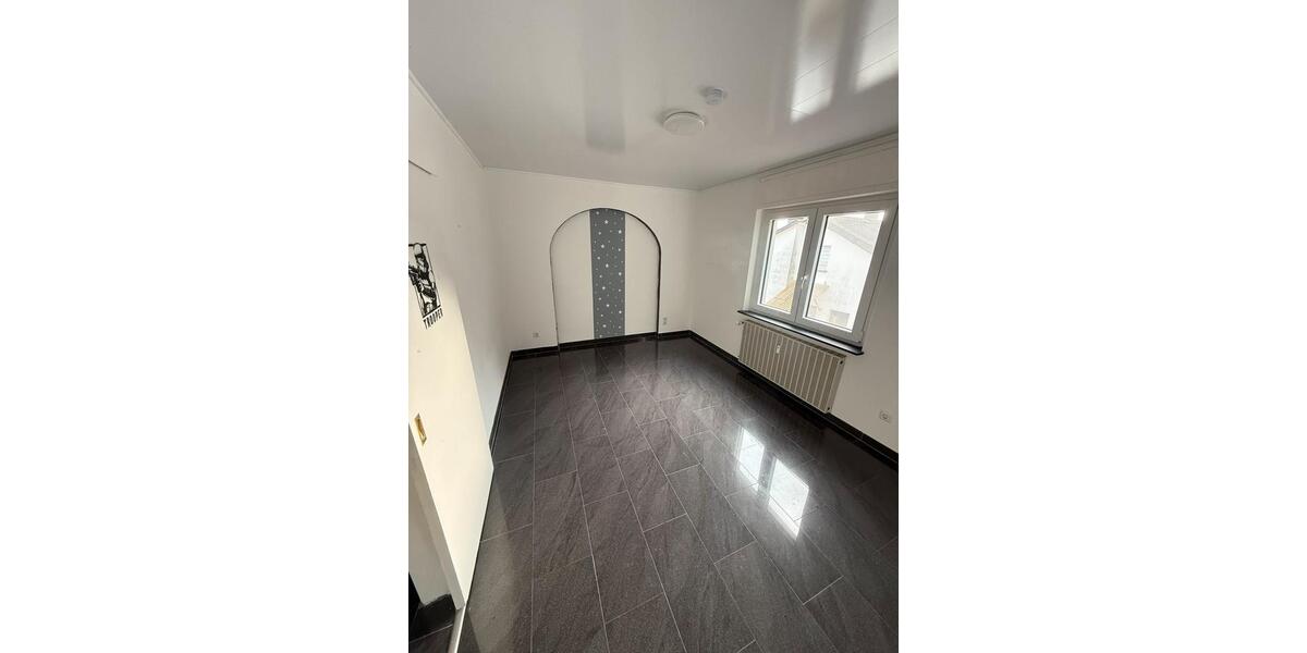 Etagenwohnung Homburg - 4 Zimmer, 107 m&sup2;, 1.050&euro; | Angebot:24794591