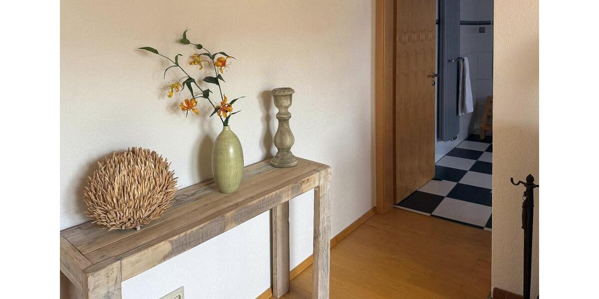 Dachgeschoßwohnung Sangerhausen - 2.5 Zimmer, 106 m&sup2;, 900&euro; | Angebot:26040945