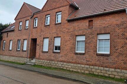 Wohnung Stendal - 3 Zimmer, 82 m&sup2;, 670&euro; | Angebot:25942642