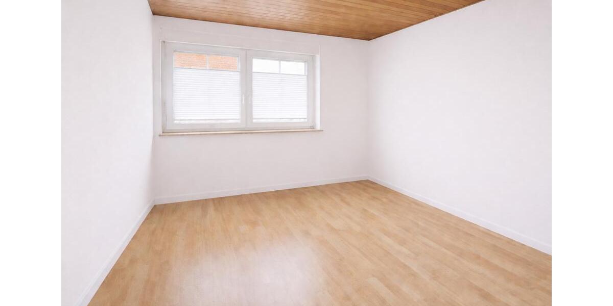 Erdgeschoßwohnung Esslingen am Neckar Pliensauvorstadt - 3 Zimmer, 82 m&sup2;, 1.100&euro; | Angebot:24769348