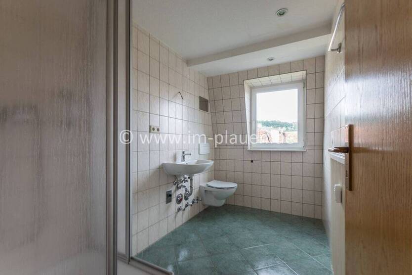 Dachgeschoss mit Tageslichtbad, 52m² Wfl. - sofort bezugsfrei - Plauen Alt Chrieschwitz