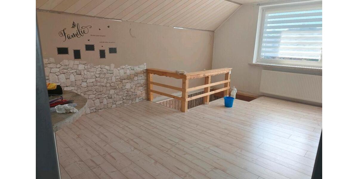 Maisonettenwohnung Seelze - 7 Zimmer, 150 m&sup2;, 1.400&euro; | Angebot:26705894