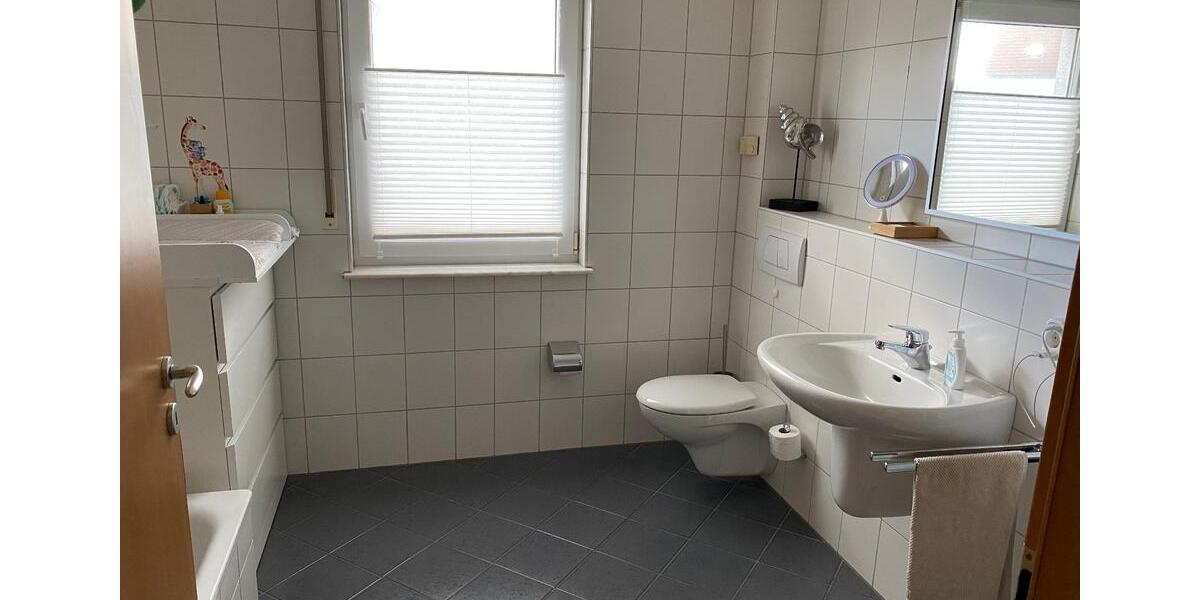 Etagenwohnung Großenlüder - 3 Zimmer, 79 m&sup2;, 658&euro; | Angebot:26566701