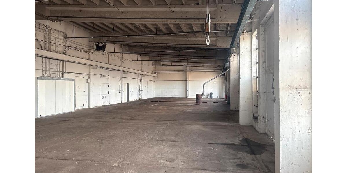 Lagerhalle in der Saale Straße zimmer