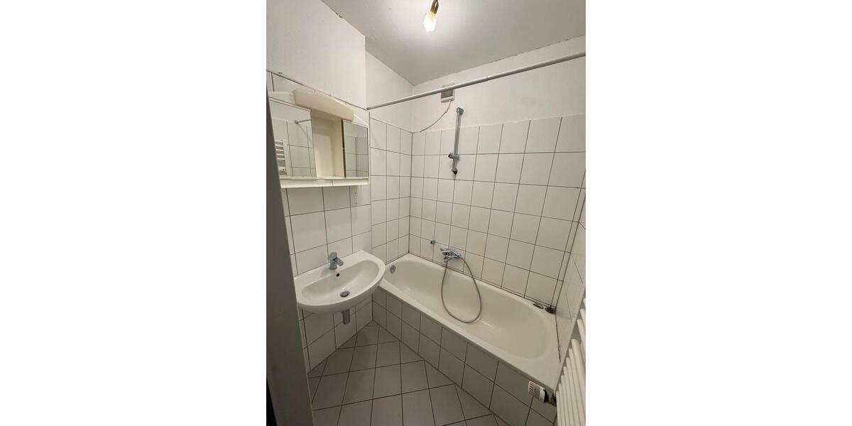 Etagenwohnung Gießen - 5 Zimmer, 96 m&sup2;, 1.000&euro; | Angebot:25054320