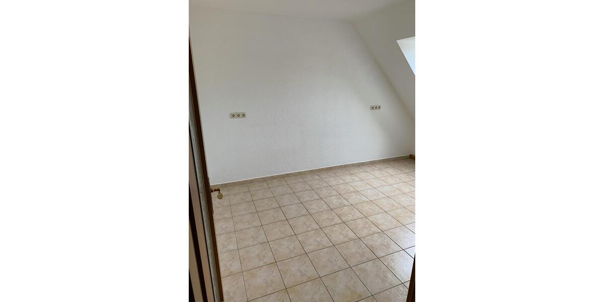 Dachgeschoßwohnung Jüterbog - 3 Zimmer, 79 m&sup2;, 515&euro; | Angebot:25430308