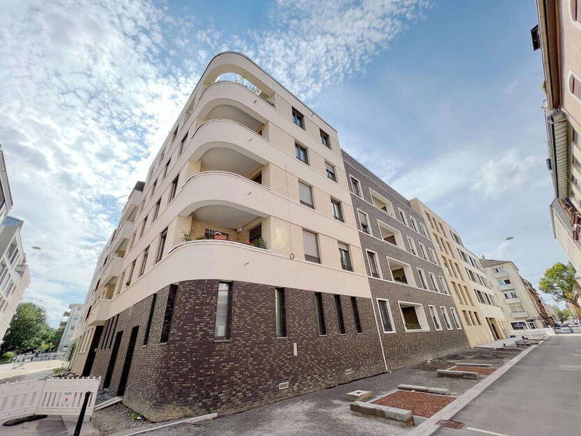 Neuwertige, vollmöblierte 3-Zimmer-Wohnung mit Terrasse & TG-Stellplatz - ab 102025 verfügbar