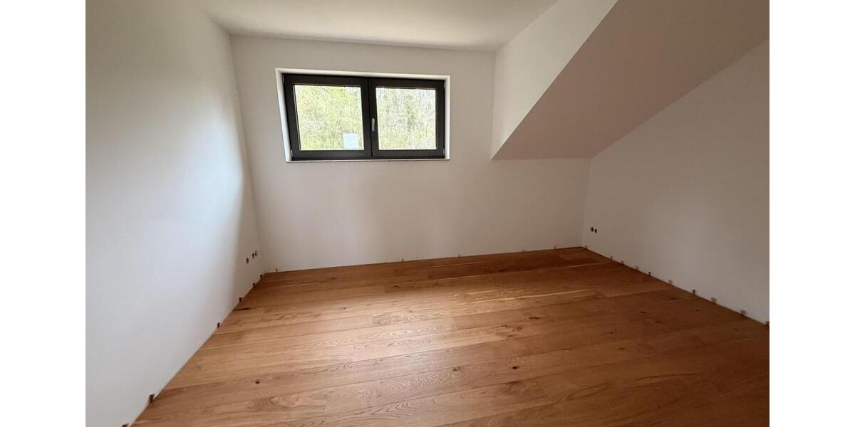 Dachgeschoßwohnung Elchingen Oberelchingen - 4 Zimmer, 133 m&sup2;, 1.800&euro; | Angebot:26359362