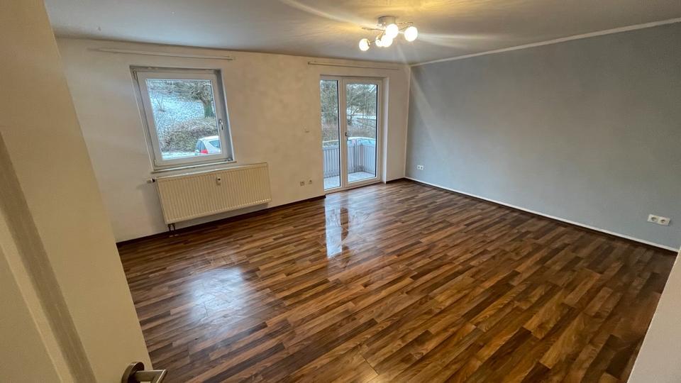 Erdgeschoßwohnung Großheirath - 3 Zimmer, 74 m&sup2;, 699&euro; | Angebot:25326587