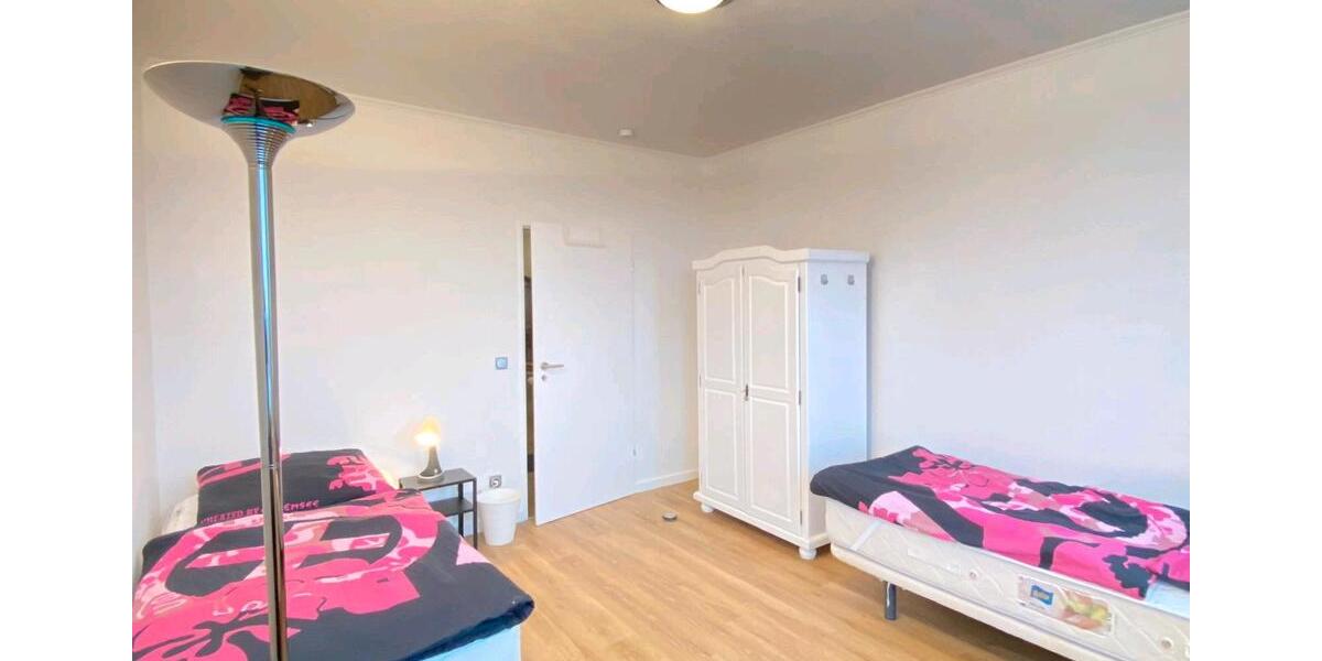 Wohnen auf Zeit Wolfsburg Detmerode - 3 Zimmer, 100 m&sup2;, 15&euro; | Angebot:26432763