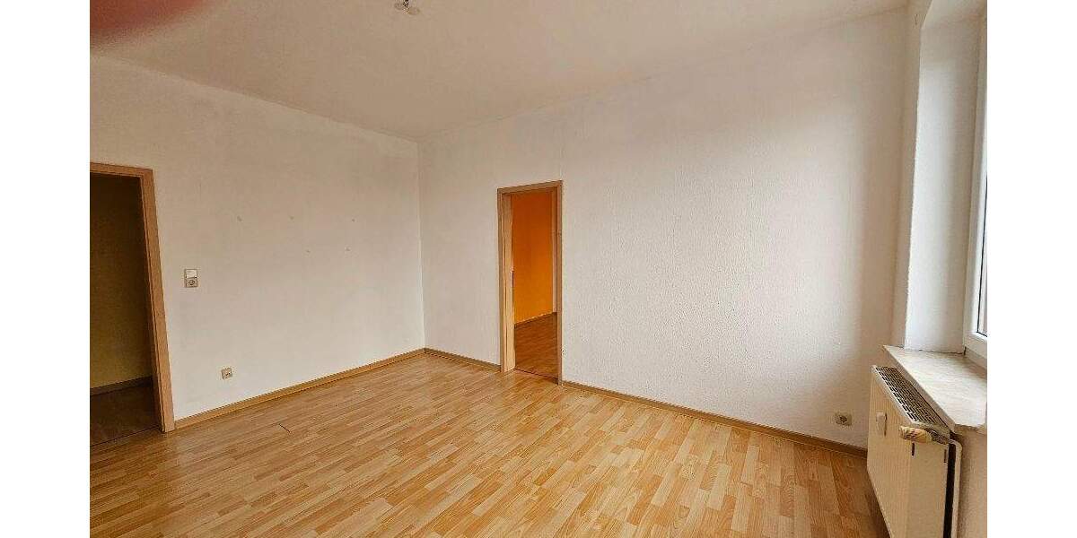 Etagenwohnung Altenburg - 4 Zimmer, 104 m&sup2;, 400&euro; | Angebot:24990105