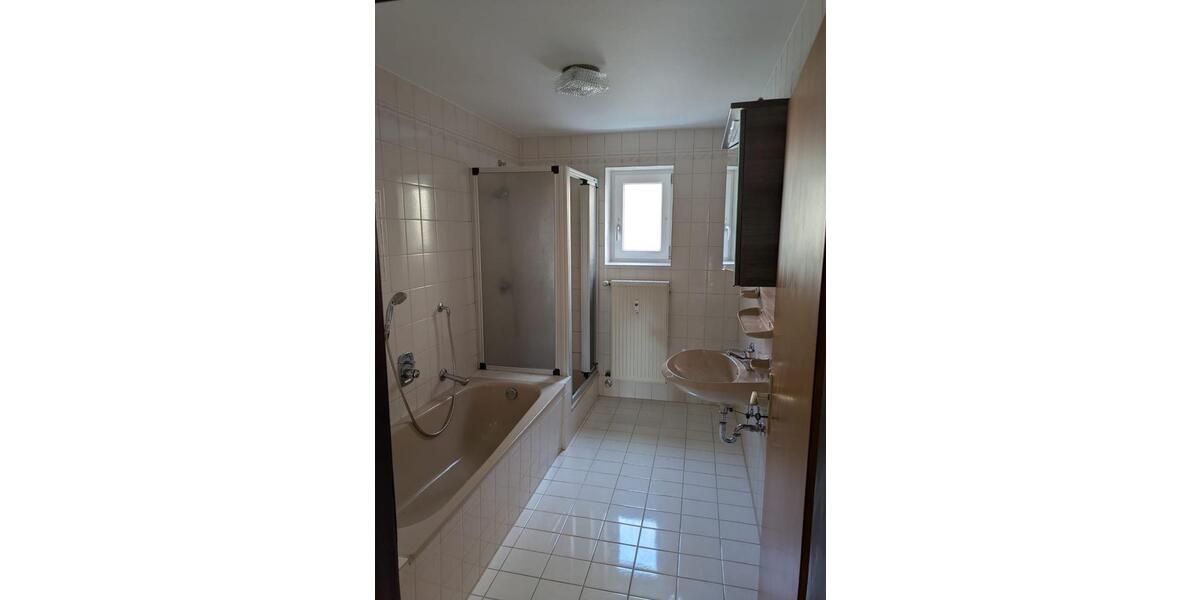 Etagenwohnung Cham - 4 Zimmer, 100 m&sup2;, 720&euro; | Angebot:26497728
