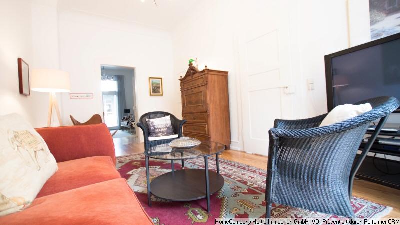 Liebevoll möblierte Wohnung mit 2 Balkonen für 2 - 12 Monate in der Wiehre 3 zimmer