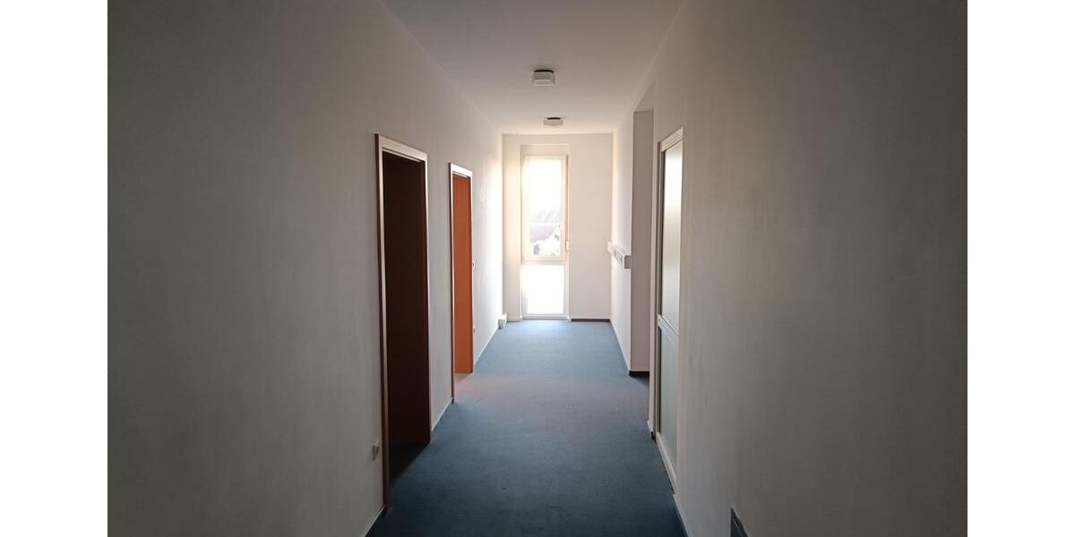 Gewerbeobjekt Schlüsselfeld - 1.900&euro; | Angebot:24630882