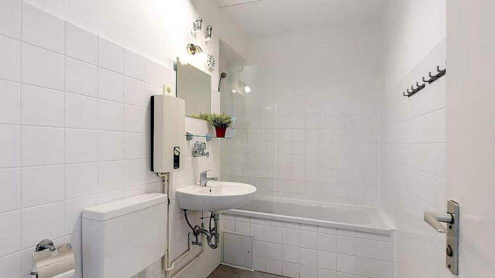 2 Zimmer-Wohnung mit Balkon im Tempelhof zentraler Lage 2 zimmer