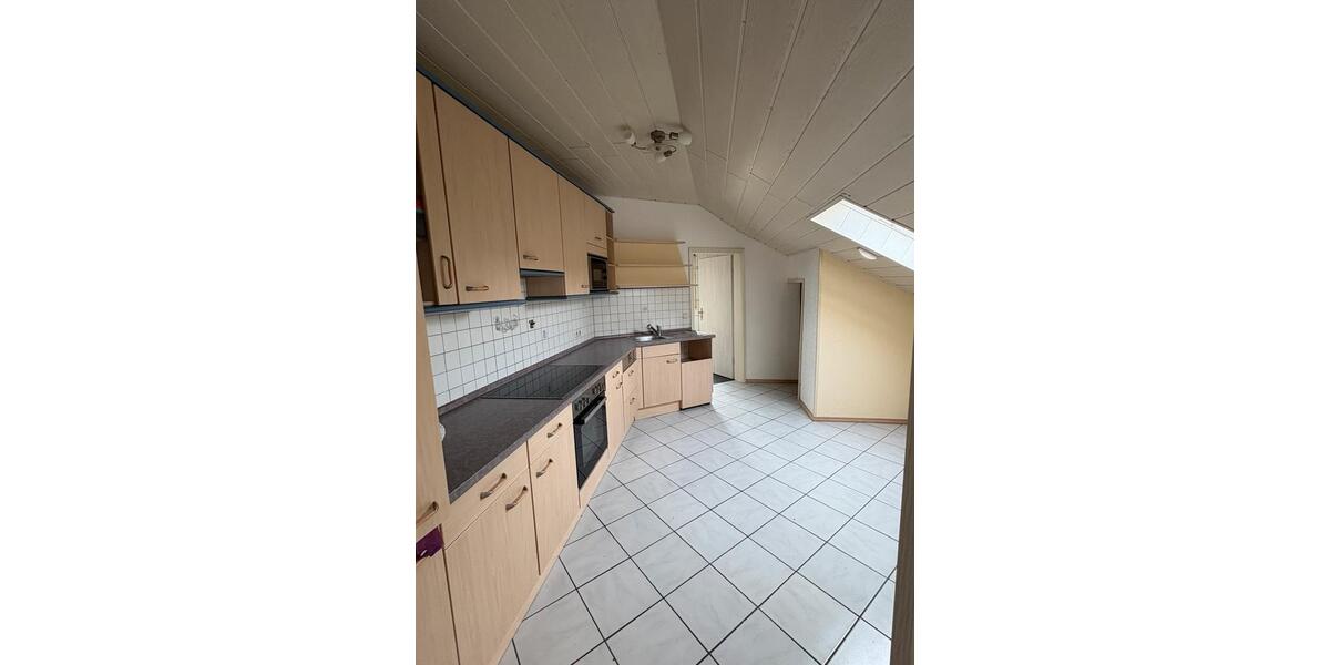 Dachgeschoßwohnung Garching an der Alz - 3.5 Zimmer, 88 m&sup2;, 800&euro; | Angebot:26375361