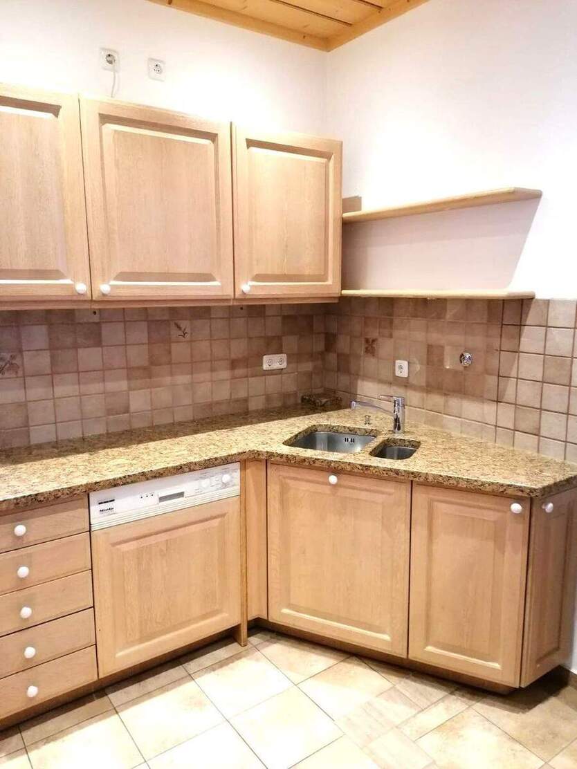 Sonnige Wohnung im 01. OG mit Kachelofen - 2 Zimmer- im OT Solla 2 zimmer