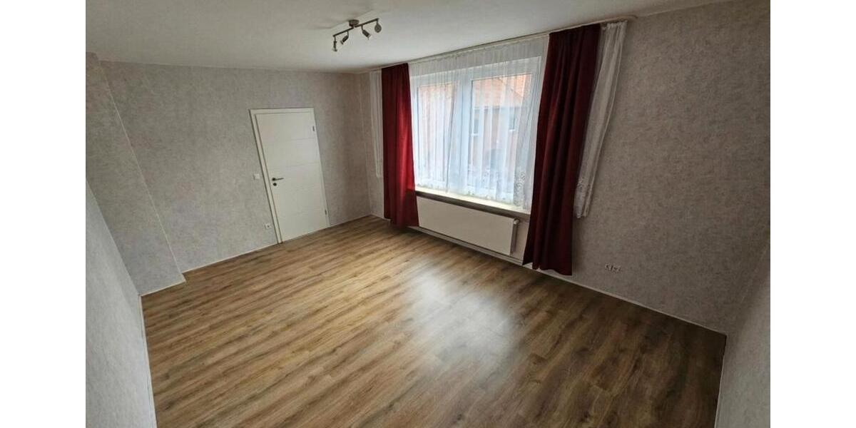 Etagenwohnung Uchte - 7 Zimmer, 170 m&sup2;, 980&euro; | Angebot:25560772