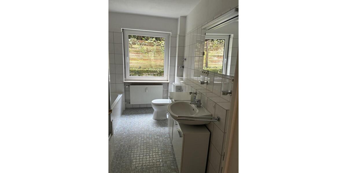 Erdgeschoßwohnung Saarbrücken Eschberg - 3 Zimmer, 102 m&sup2;, 850&euro; | Angebot:24980748