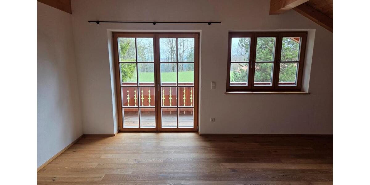 Dachgeschoßwohnung Wildsteig - 3 Zimmer, 99 m&sup2;, 1.250&euro; | Angebot:26047333