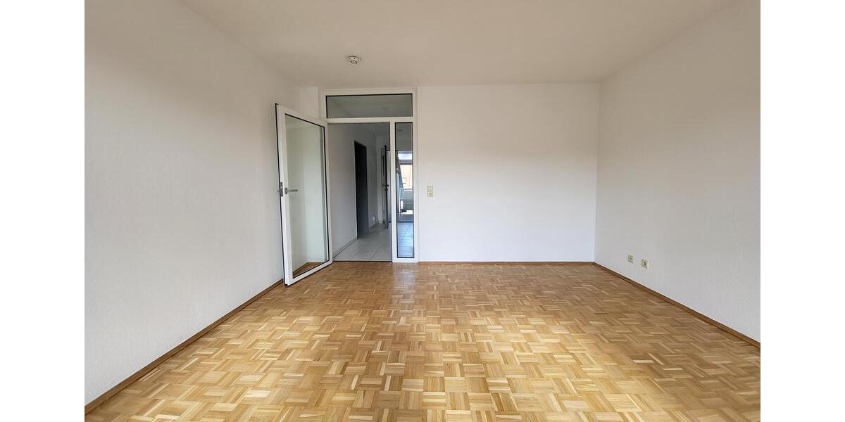 Ab sofort! * Schicke 3-Raumwohnung im DG mit großen Balkon * 3 zimmer