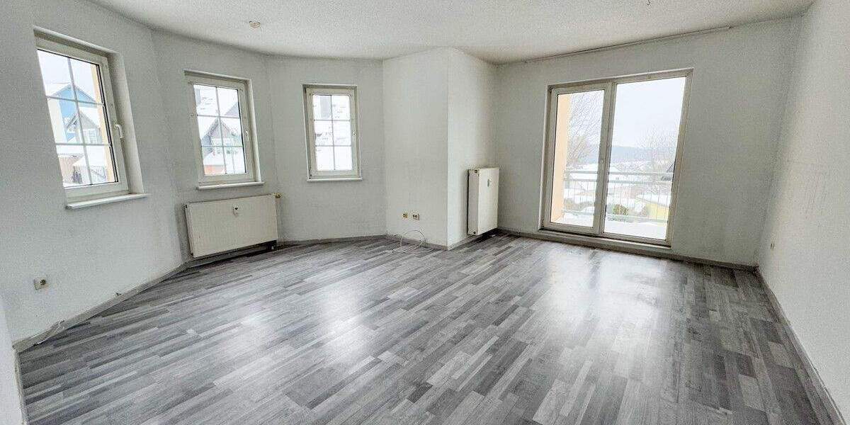 4-Raum-Wohnung mit großem Balkon in Bernsbach zu vermieten 4 zimmer