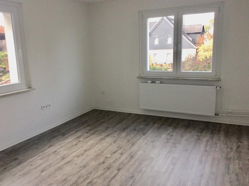 Gut geschnittene 2,5-Zimmer-Wohnung mit Tageslichtbad