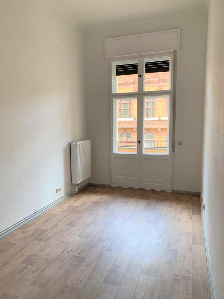 7 Zimmer-Altbau-Wohnung in wunderschönem Denkmalobjekt zu vermieten!