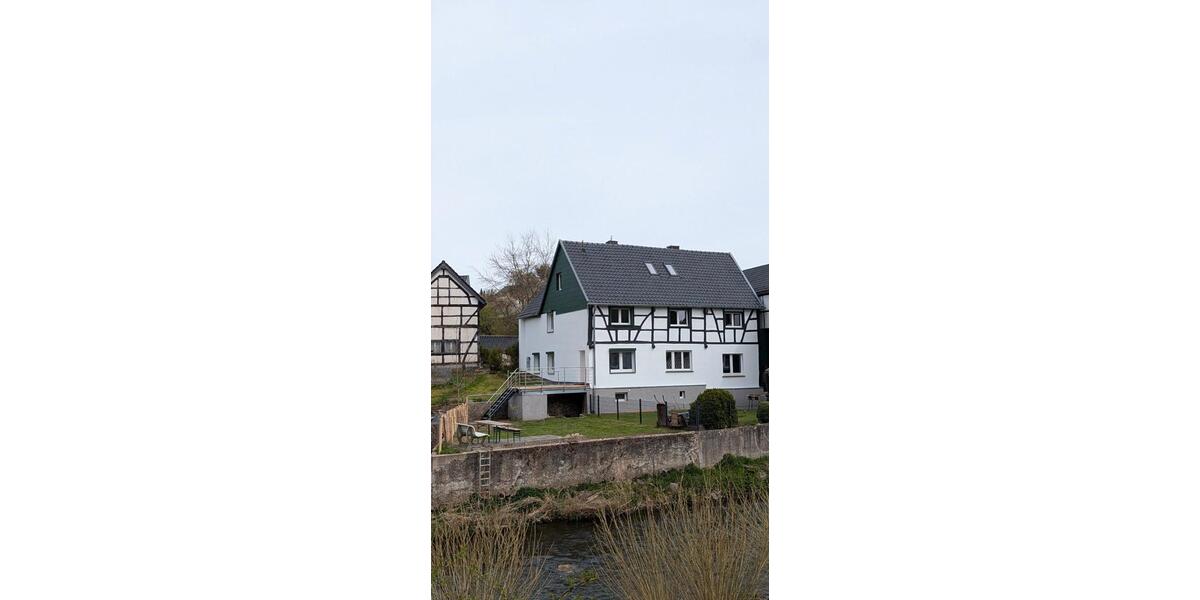 Einfamilienhaus Schleiden - 6 Zimmer, 180 m&sup2;, 1.490&euro; | Angebot:26135305