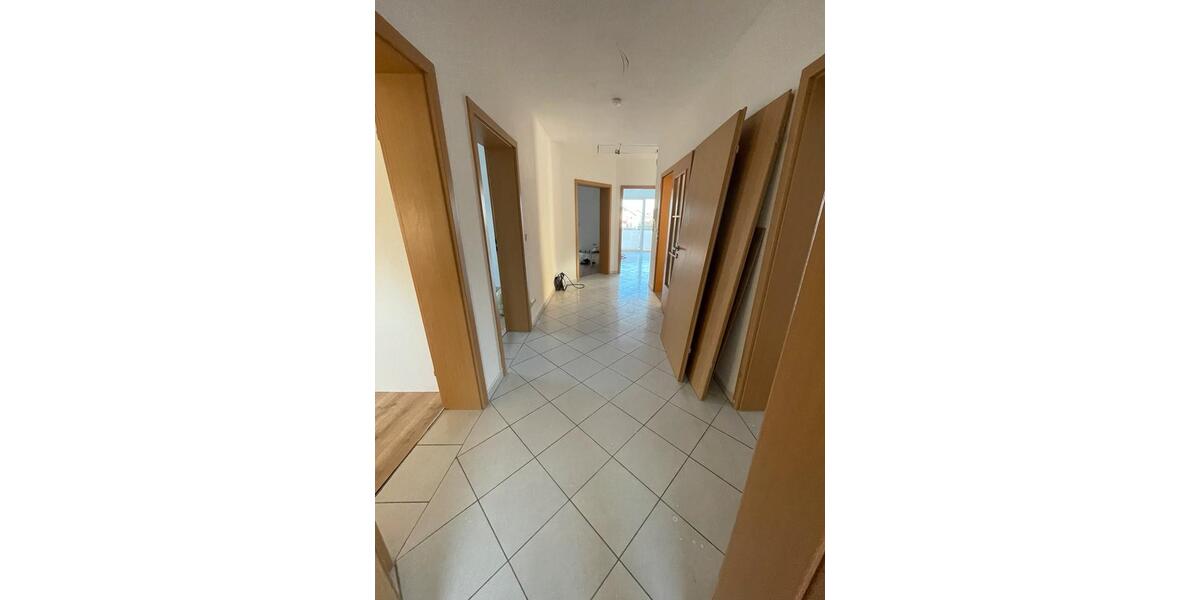 Etagenwohnung Limburg an der Lahn Eschhofen - 4 Zimmer, 135 m&sup2;, 1.350&euro; | Angebot:25297876
