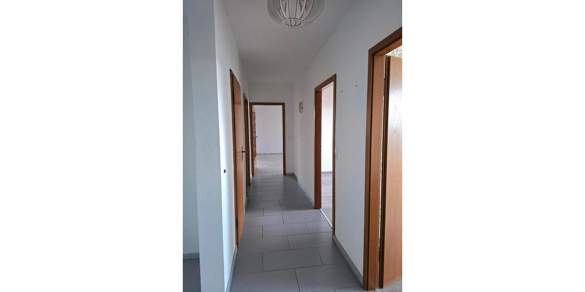 Dachgeschoßwohnung Gütersloh - 3.5 Zimmer, 88 m&sup2;, 1.100&euro; | Angebot:24819790