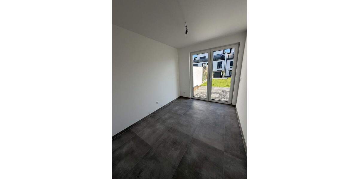 Reihenmittelhaus Ofenbach Bieber - 7 Zimmer, 200 m&sup2;, 3.000&euro; | Angebot:24031809